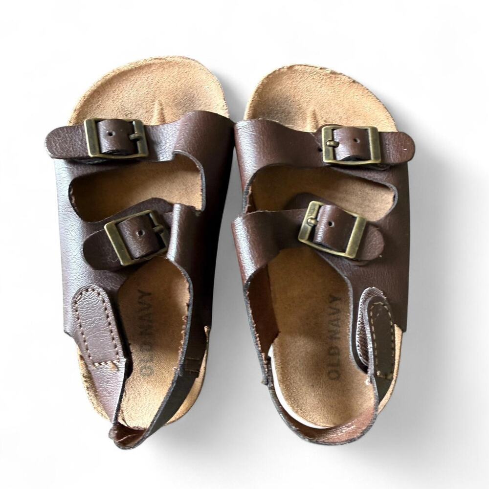 Old navy leather sandals fit